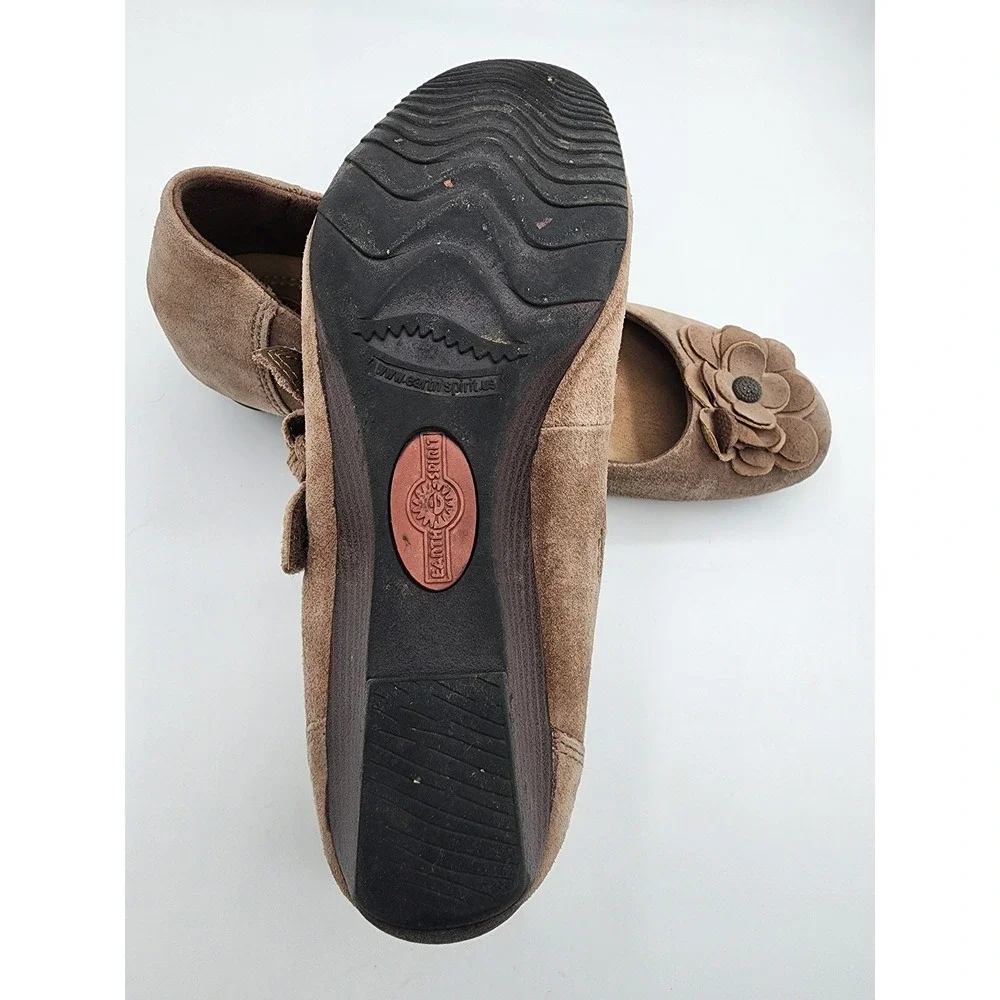 Earth Spirit Suede Mary Jane Wedge Shoes Brown Floral Accents Size 9.5